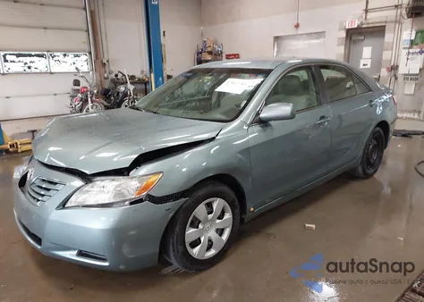 2007 Toyota Camry Le z USA, uszkodzony, nr VIN 4T1BE46K77U557013